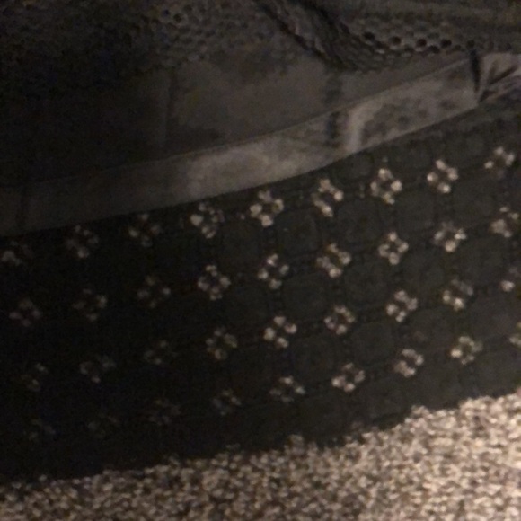 Le Chateau Black pleated skirt size 12 - Picture 4 of 9